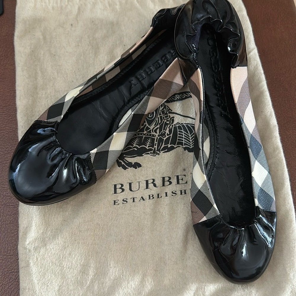 Burberry Nova Ballerina Flats S38